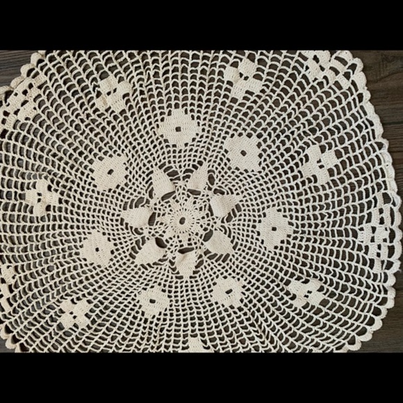 Doily - Picture 1 of 4